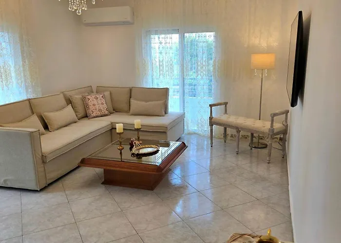 Center Luxury Spacious A&m Ii شقة